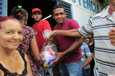 Prefeitura Municipal distribui 1500 cestas básicas para a população